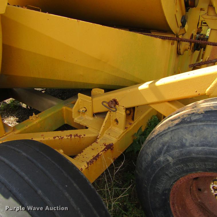 image for item DC0057 2004 Vermeer Top Gun bale shredder