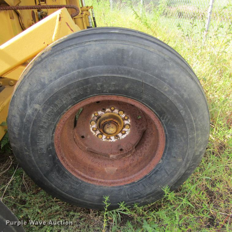 image for item DC0057 2004 Vermeer Top Gun bale shredder