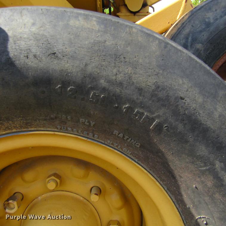 image for item DC0057 2004 Vermeer Top Gun bale shredder