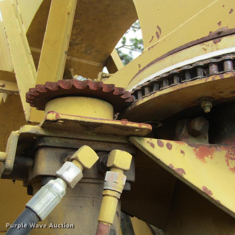 image for item DC0057 2004 Vermeer Top Gun bale shredder