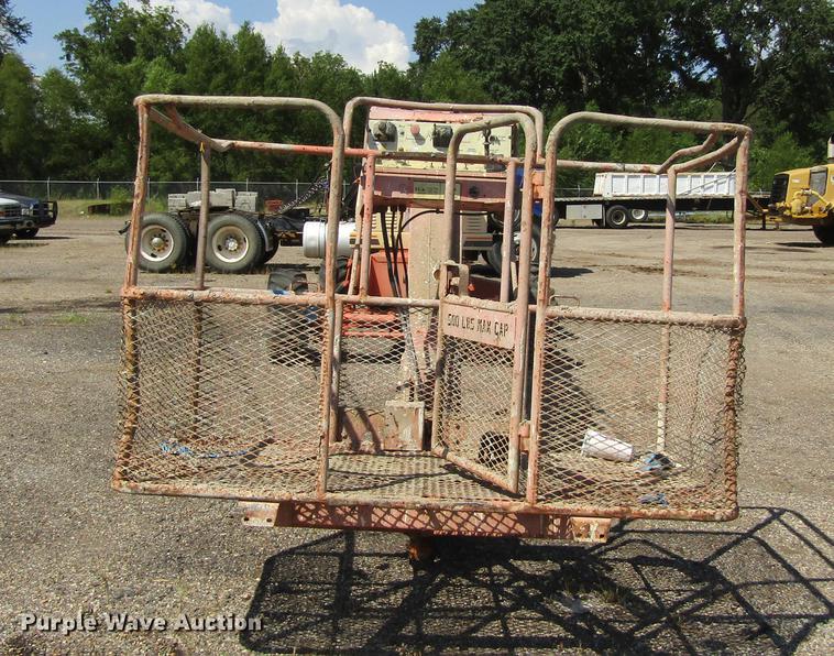 image for item DC0060 1999 JLG 40H boom lift