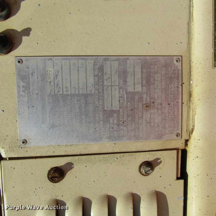 image for item DC0060 1999 JLG 40H boom lift