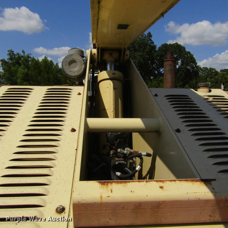 image for item DC0060 1999 JLG 40H boom lift