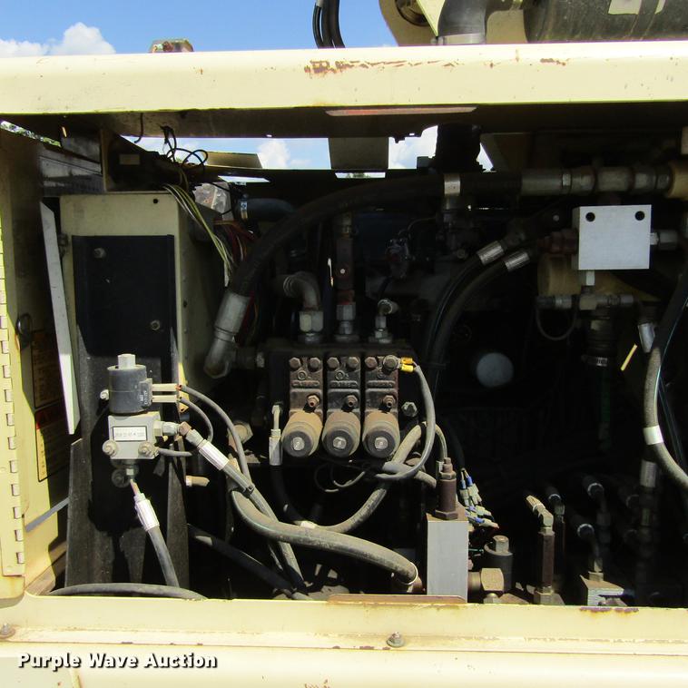 image for item DC0060 1999 JLG 40H boom lift