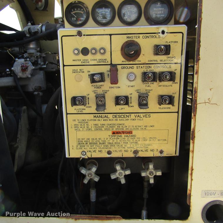 image for item DC0060 1999 JLG 40H boom lift