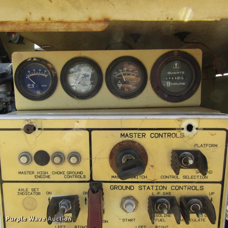 image for item DC0060 1999 JLG 40H boom lift