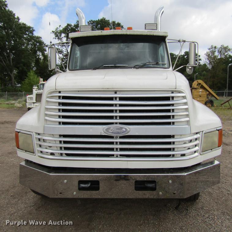image for item DC0061 1995 Ford LTL 9000 semi truck