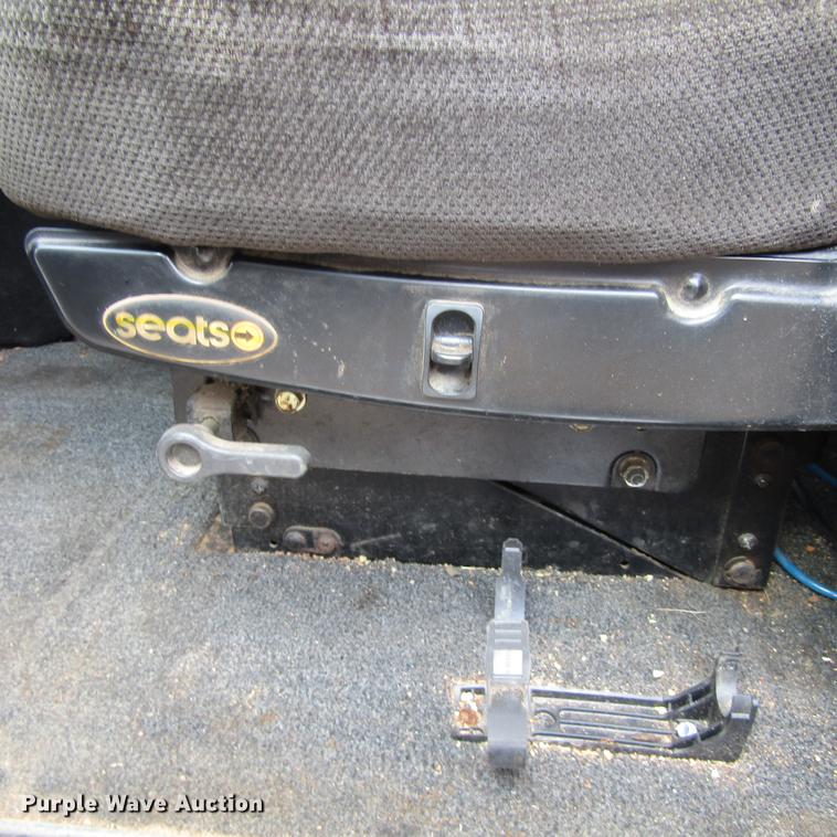 image for item DC0061 1995 Ford LTL 9000 semi truck