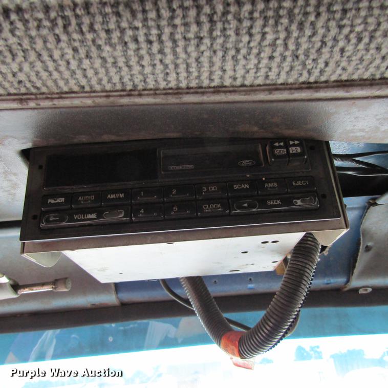 image for item DC0061 1995 Ford LTL 9000 semi truck