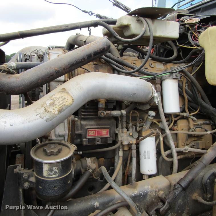 image for item DC0061 1995 Ford LTL 9000 semi truck