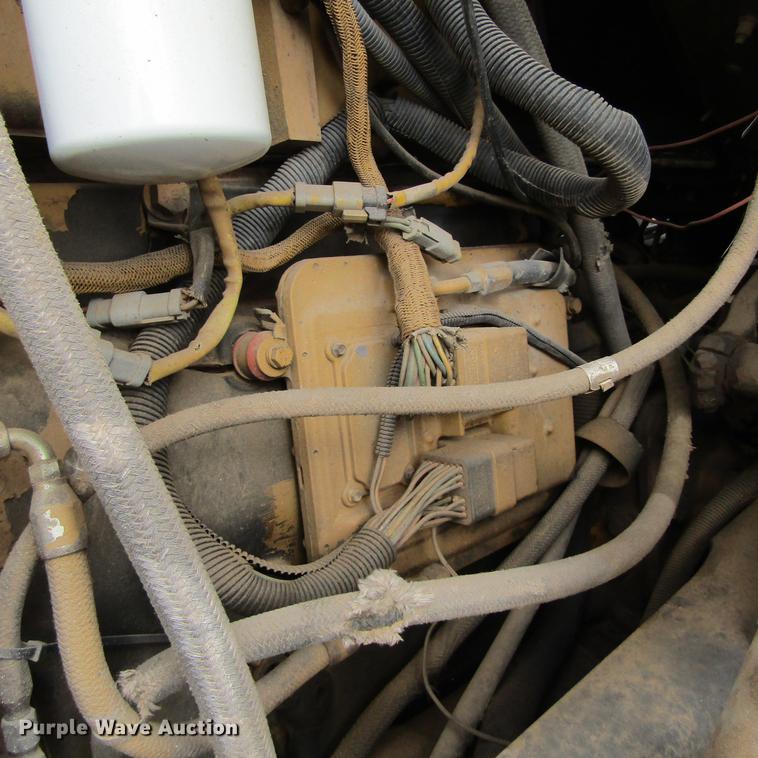 image for item DC0061 1995 Ford LTL 9000 semi truck