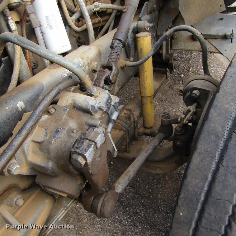 image for item DC0061 1995 Ford LTL 9000 semi truck