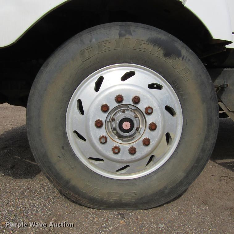 image for item DC0061 1995 Ford LTL 9000 semi truck