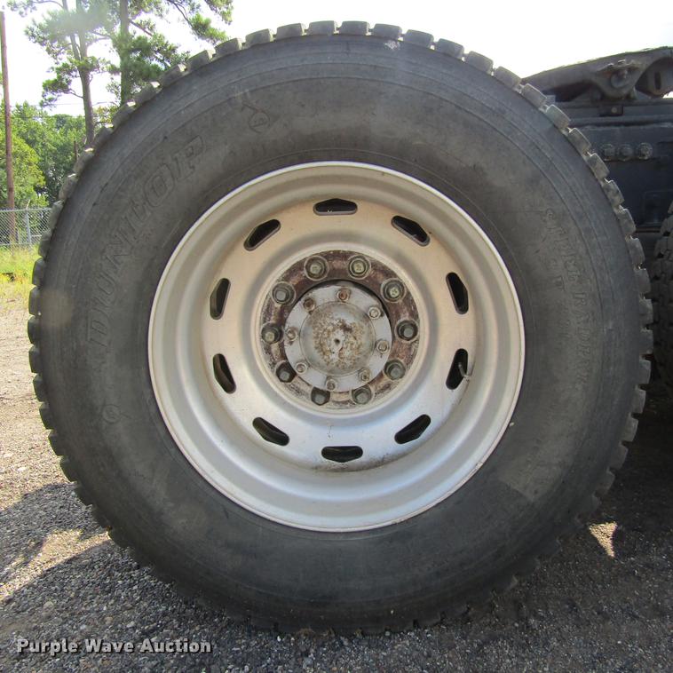 image for item DC0061 1995 Ford LTL 9000 semi truck