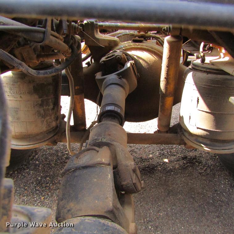 image for item DC0061 1995 Ford LTL 9000 semi truck