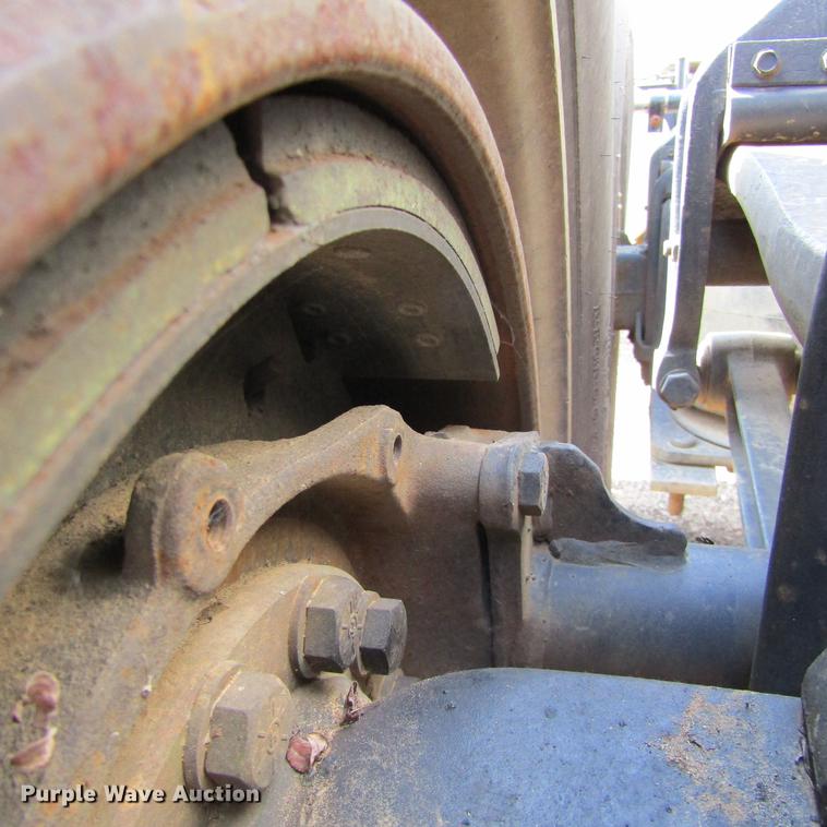 image for item DC0061 1995 Ford LTL 9000 semi truck