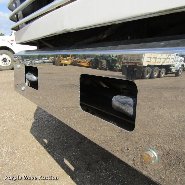 image for item DC0061 1995 Ford LTL 9000 semi truck