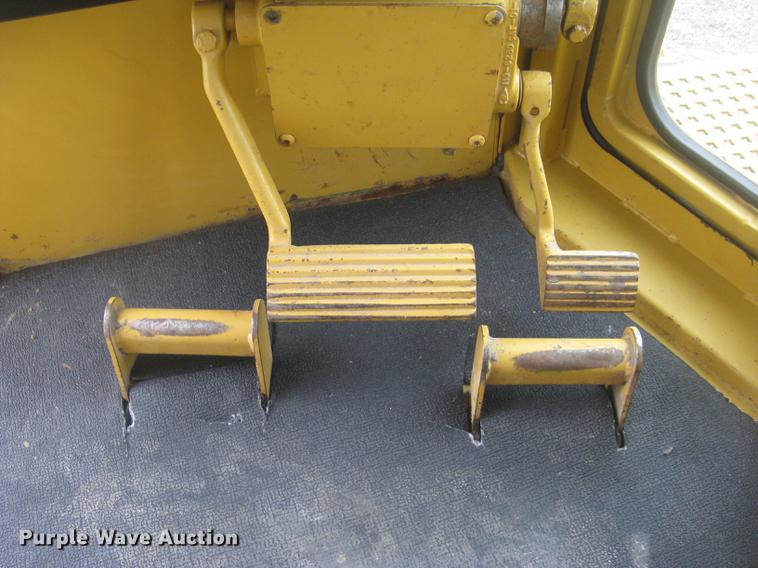 image for item DC1286 1997 Caterpillar D7R dozer