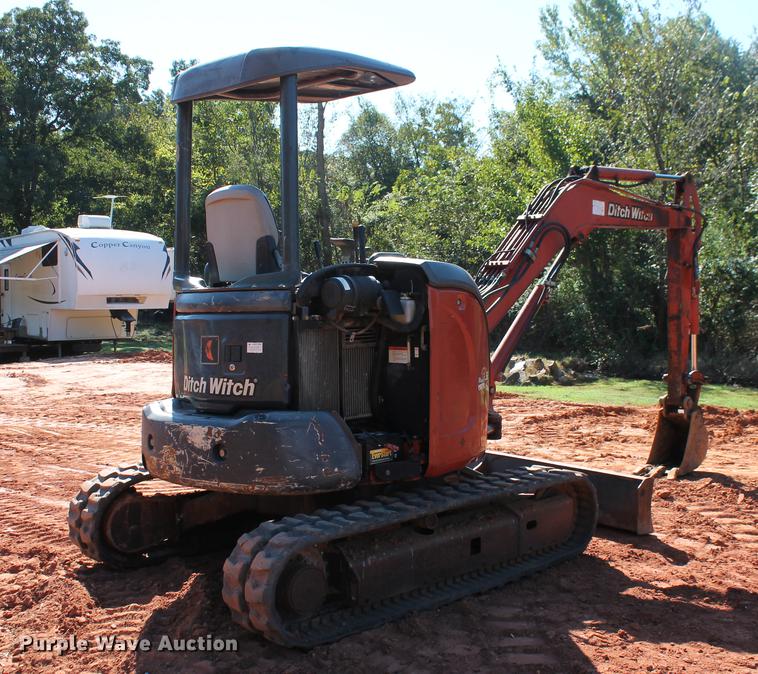 image for item DD3456 2005 Ditch Witch MX352 mini excavator