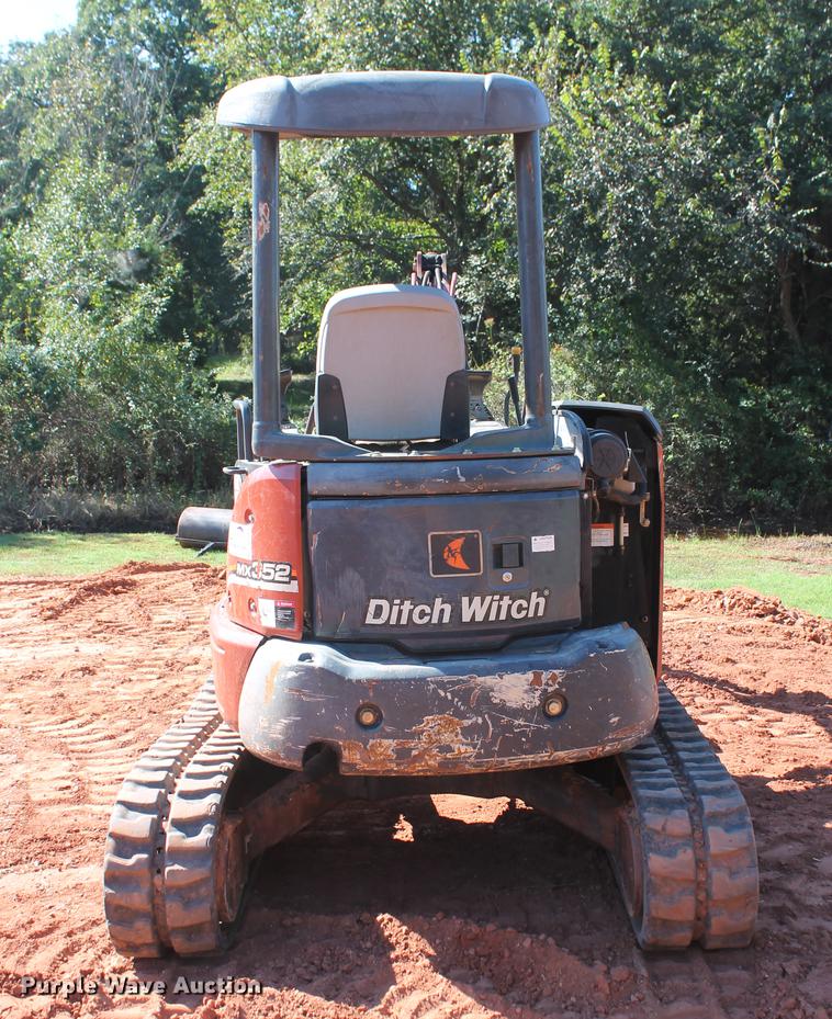 image for item DD3456 2005 Ditch Witch MX352 mini excavator