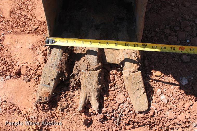 image for item DD3456 2005 Ditch Witch MX352 mini excavator