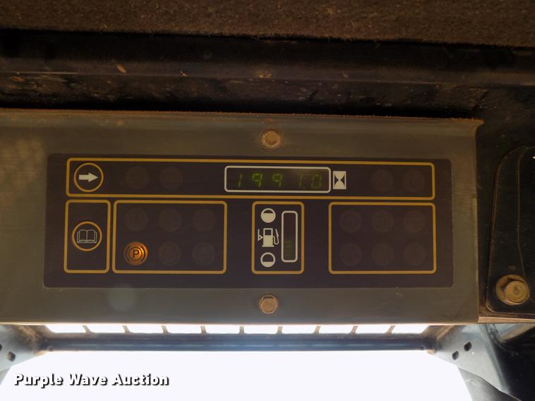 image for item DD5322 1999 New Holland LX885 Turbo skid steer