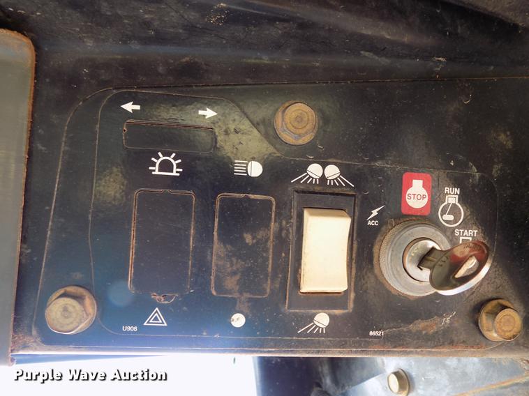 image for item DD5322 1999 New Holland LX885 Turbo skid steer