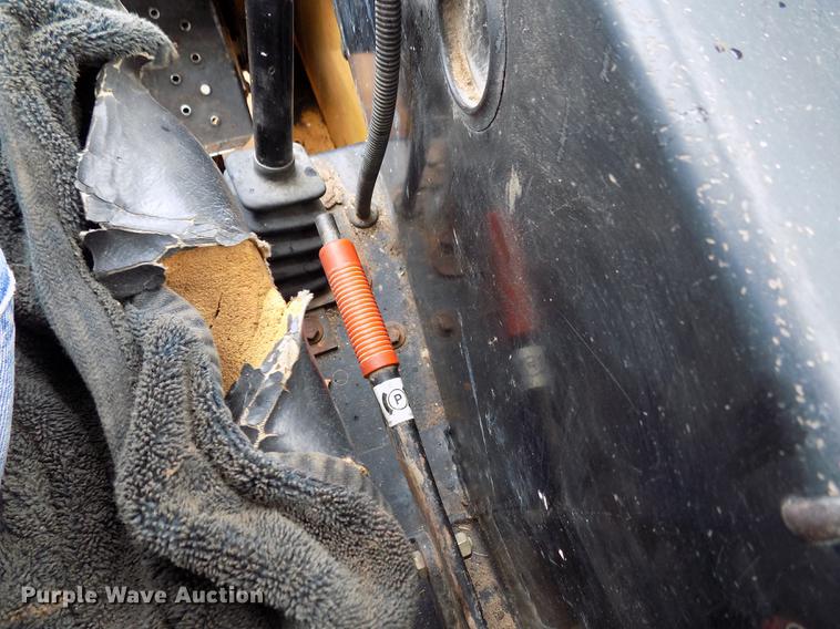 image for item DD5322 1999 New Holland LX885 Turbo skid steer