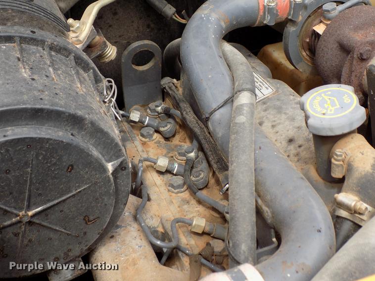 image for item DD5322 1999 New Holland LX885 Turbo skid steer