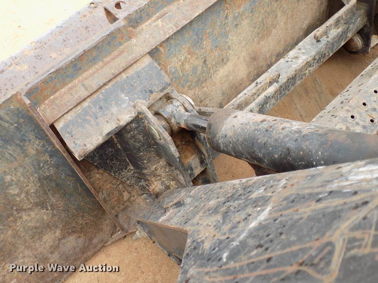 image for item DD5322 1999 New Holland LX885 Turbo skid steer