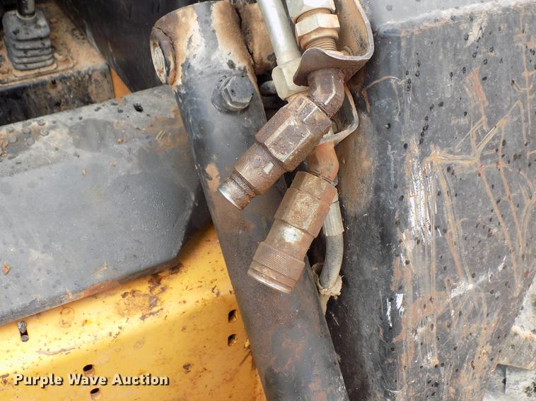 image for item DD5322 1999 New Holland LX885 Turbo skid steer