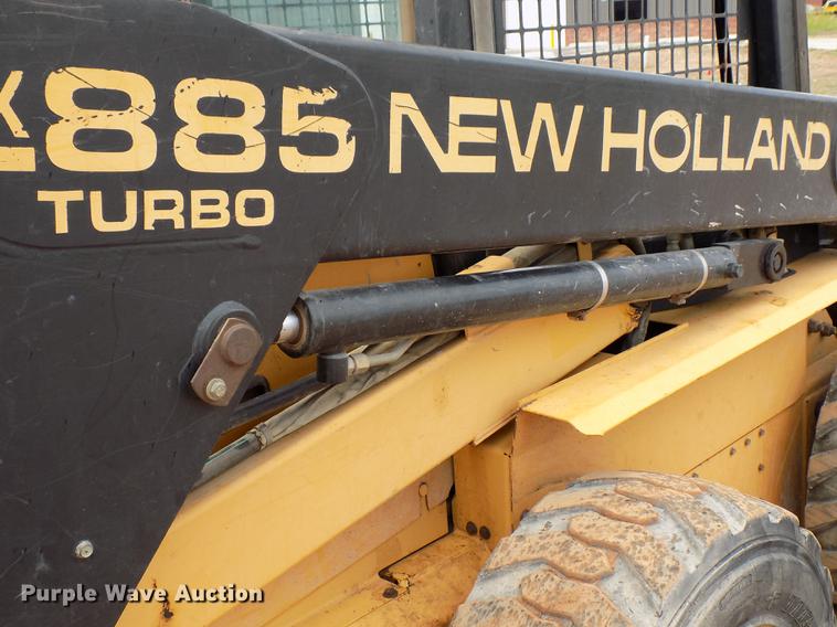 image for item DD5322 1999 New Holland LX885 Turbo skid steer