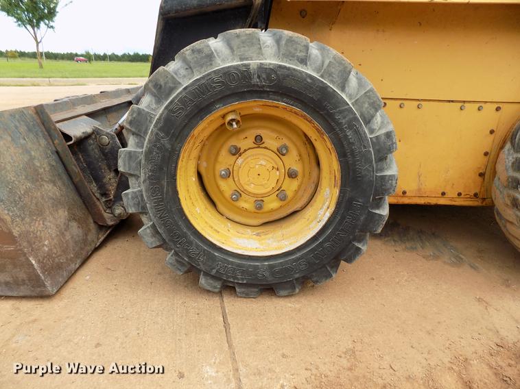 image for item DD5322 1999 New Holland LX885 Turbo skid steer