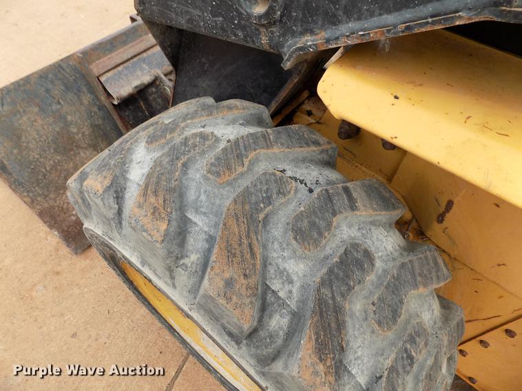 image for item DD5322 1999 New Holland LX885 Turbo skid steer