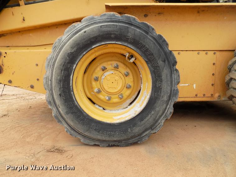 image for item DD5322 1999 New Holland LX885 Turbo skid steer