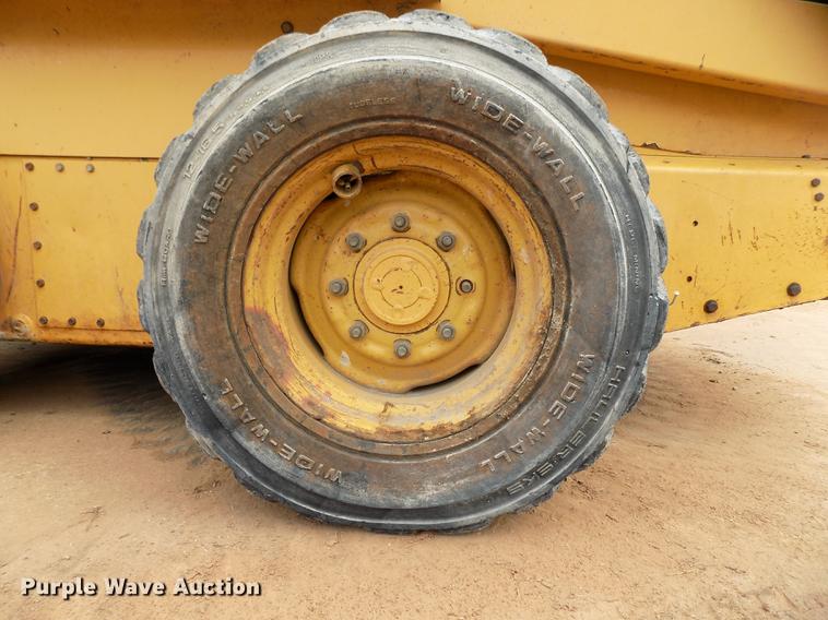 image for item DD5322 1999 New Holland LX885 Turbo skid steer