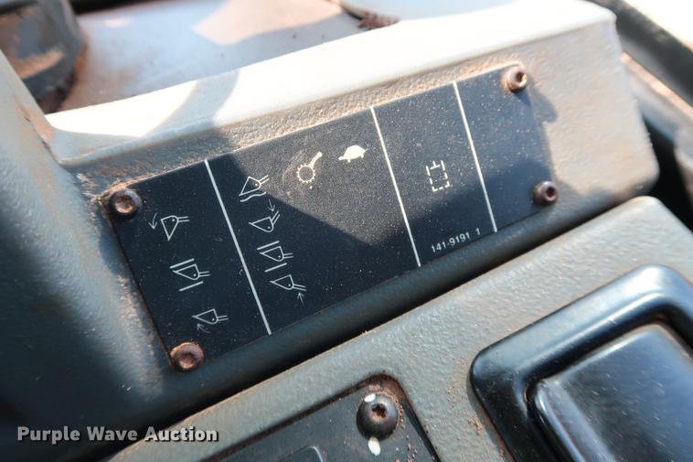 image for item DD5324 2004 Caterpillar 938G Series II wheel loader