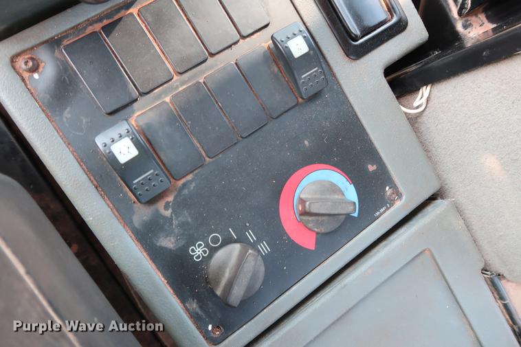 image for item DD5324 2004 Caterpillar 938G Series II wheel loader