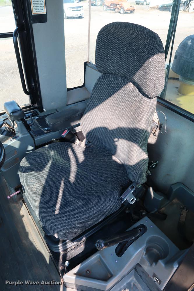 image for item DD5324 2004 Caterpillar 938G Series II wheel loader