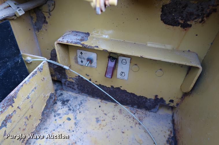 image for item DD5324 2004 Caterpillar 938G Series II wheel loader