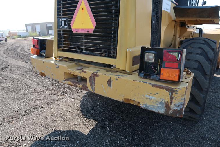 image for item DD5324 2004 Caterpillar 938G Series II wheel loader