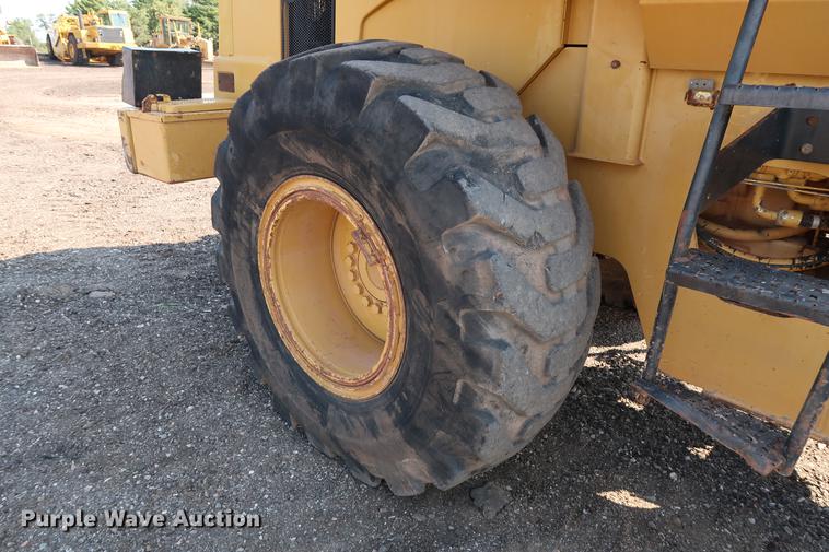 image for item DD5324 2004 Caterpillar 938G Series II wheel loader
