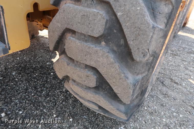 image for item DD5324 2004 Caterpillar 938G Series II wheel loader