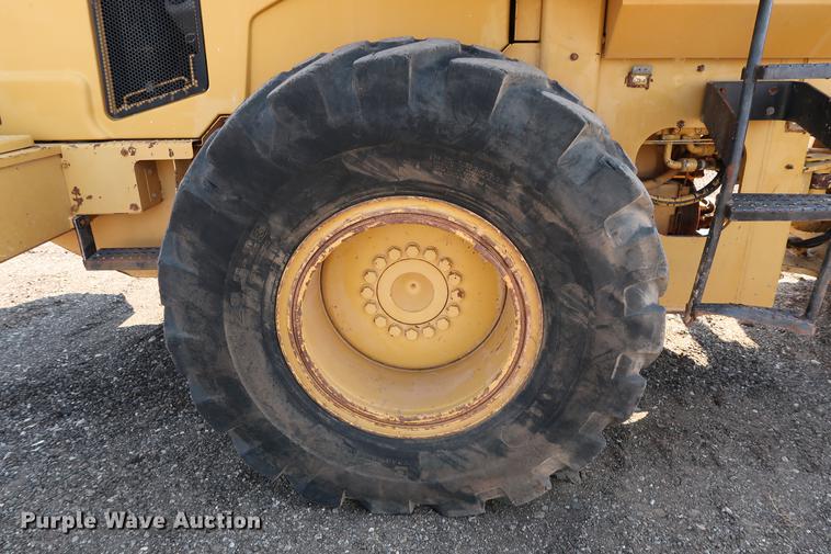 image for item DD5324 2004 Caterpillar 938G Series II wheel loader