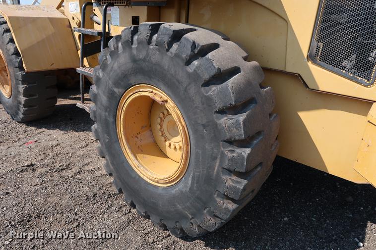 image for item DD5324 2004 Caterpillar 938G Series II wheel loader