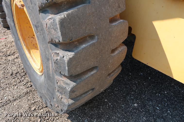 image for item DD5324 2004 Caterpillar 938G Series II wheel loader