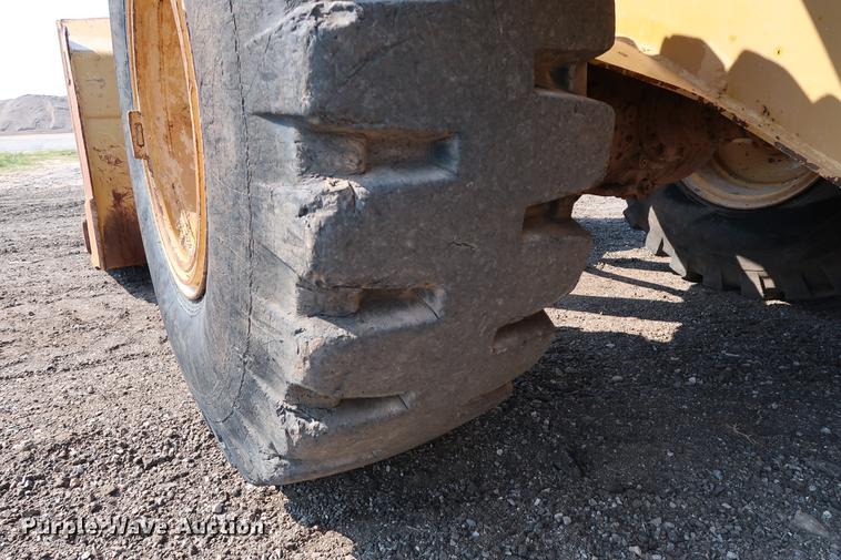 image for item DD5324 2004 Caterpillar 938G Series II wheel loader