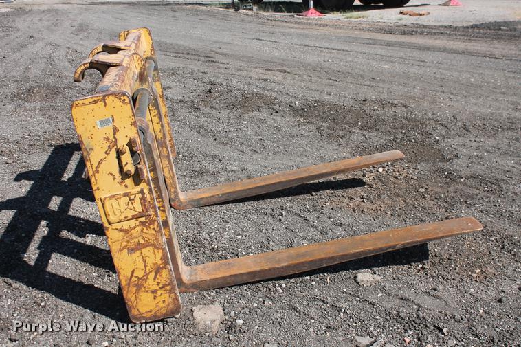 image for item DD5327 Caterpillar FK938HQ60 forks