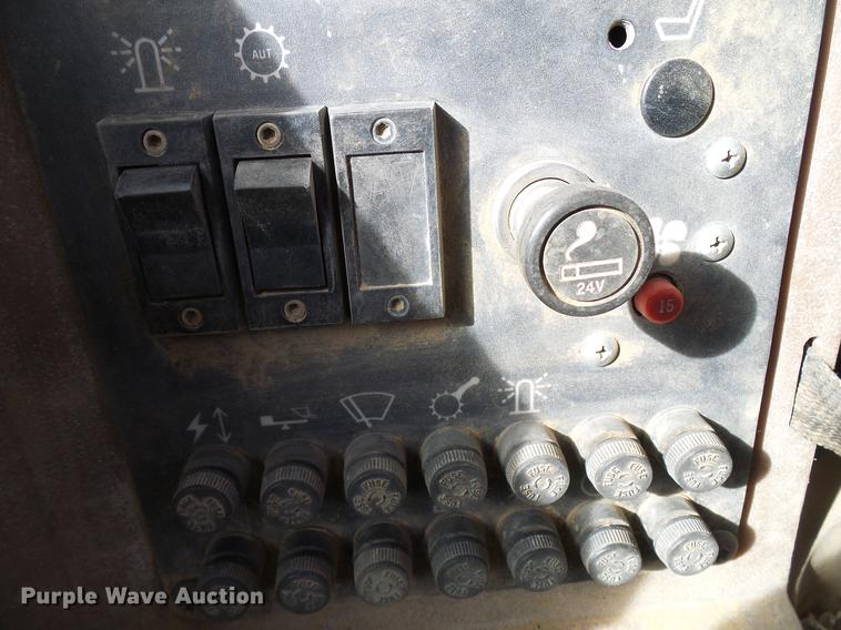 image for item DD5930 1995 Caterpillar 950F Series II wheel loader