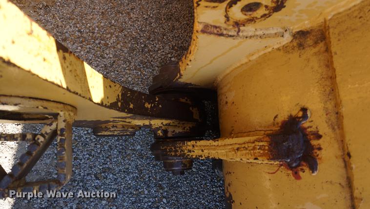 image for item DD6478 1983 Caterpillar 973 track loader